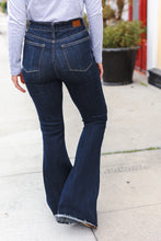 Load image into Gallery viewer, JUDY BLUE Dark Wash Raw Hem Jeans