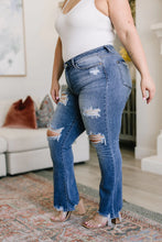 Load image into Gallery viewer, JUDY BLUE O'Hara Destroyed Straight Jeans