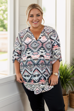Load image into Gallery viewer, Chic Quetzal 3/4 Sleeve Top