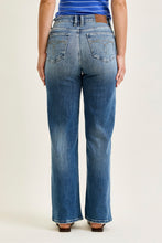 Load image into Gallery viewer, JUDY BLUE Holly Mid Rise Straight Jeans