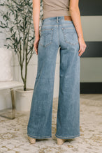 Load image into Gallery viewer, JUDY BLUE Adrian Mid Rise Retro Wide Leg Jeans