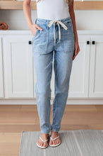 Load image into Gallery viewer, JUDY BLUE Cooper High Rise Vintage Denim Jogger