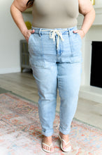Load image into Gallery viewer, JUDY BLUE Cooper High Rise Vintage Denim Jogger