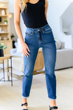 Load image into Gallery viewer, JUDY BLUE Downtown High Rise Boyfriend Jeans