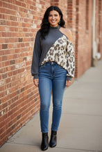 Load image into Gallery viewer, Untamed Ambition Color Block Sweatshirt