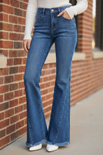 Load image into Gallery viewer, RISEN Mid Rise Flare Side Seam Detailing Jeans