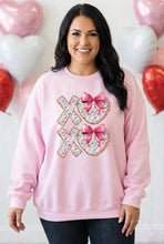 Load image into Gallery viewer, Everlasting Love XOXO Floral Bow Sweatshirt