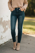 Load image into Gallery viewer, Everyday Sculpt Mid-Rise Waist Skinny Jeans