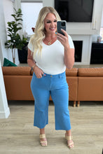 Load image into Gallery viewer, JUDY BLUE Lisa High Rise Control Top Wide Leg Crop Jeans in Sky Blue