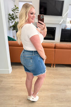 Load image into Gallery viewer, JUDY BLUE Kelsey Mid Rise Distressed Cutoff Shorts
