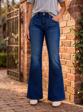 Load image into Gallery viewer, JUDY BLUE High Country Flare Jeans