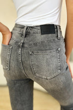 Load image into Gallery viewer, JUDY BLUE Button Fly High Waist Cuffed Capris