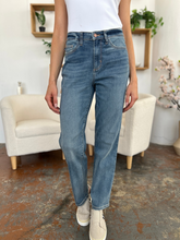 Load image into Gallery viewer, JUDY BLUE High Waist Straight Jeans