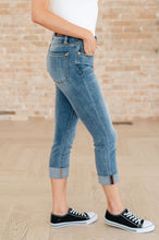Load image into Gallery viewer, JUDY BLUE Laura Mid Rise Cuffed Skinny Capri Jeans