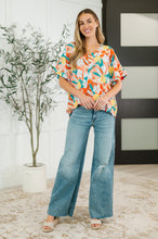 Load image into Gallery viewer, Lei Me Down V-Neck Top