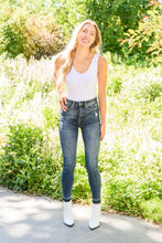 Load image into Gallery viewer, JUDY BLUE Lily Hi-Waisted Tummy Control Jeans