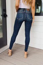 Load image into Gallery viewer, JUDY BLUE Lydia Mid Rise Vintage Raw Hem Skinny Jeans