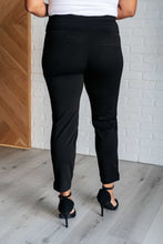Load image into Gallery viewer, Magic Ankle Crop Skinny Pants in Black