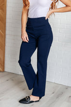 Load image into Gallery viewer, Magic Straight Pants in Navy