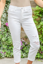 Load image into Gallery viewer, JUDY BLUE Mid-Rise Boyfriend Destroyed White Jeans