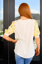 Load image into Gallery viewer, Primrose on Puff Sleeves Top