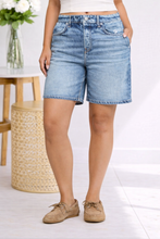 Load image into Gallery viewer, Zenim Weekend Luxe Shorts