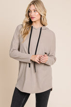 Load image into Gallery viewer, Contrast Drawstring Drop Shoulder Knit Hoodie