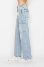 Load image into Gallery viewer, JUDY BLUE High Waist Straight Cargo Jeans