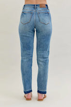 Load image into Gallery viewer, JUDY BLUE Mid Rise Rigid Magic Release Hem Jeans