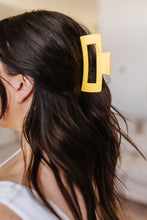 Load image into Gallery viewer, Claw Clip Set of 4 in Lemon