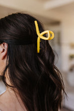 Load image into Gallery viewer, Claw Clip Set of 4 in Lemon
