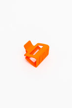 Load image into Gallery viewer, Claw Clip Set of 4 in Orange