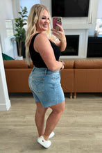 Load image into Gallery viewer, JUDY BLUE Willa High Rise Cutoff Shorts