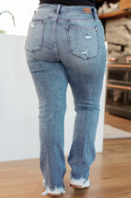 Load image into Gallery viewer, JUDY BLUE O'Hara Destroyed Straight Jeans