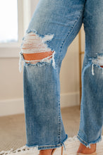 Load image into Gallery viewer, JUDY BLUE Rose High Rise 90's Straight Jeans in Light Wash
