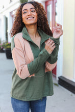 Load image into Gallery viewer, Winter Vibes Fleece Zip Up Cinched Hem Pullover in Taupe/Green
