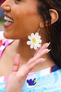 Daisy Flower Straw  Dangle Earrings in Ivory