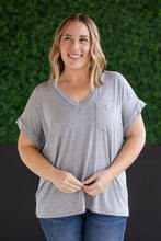 Load image into Gallery viewer, Sierra Pocket Short Sleeve Top in Grey
