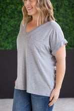 Load image into Gallery viewer, Sierra Pocket Short Sleeve Top in Grey
