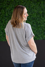 Load image into Gallery viewer, Sierra Pocket Short Sleeve Top in Grey
