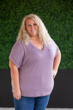 Load image into Gallery viewer, Sierra Pocket Short Sleeve Top in Dusty Purple
