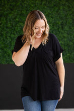 Load image into Gallery viewer, Sierra Pocket Short Sleeve Top in Black
