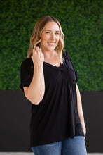 Load image into Gallery viewer, Sierra Pocket Short Sleeve Top in Black
