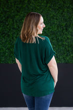 Load image into Gallery viewer, Sierra Pocket Short Sleeve Top in Hunter Green
