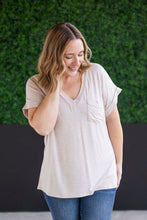 Load image into Gallery viewer, Sierra Pocket Short Sleeve Top in Oatmeal
