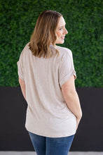 Load image into Gallery viewer, Sierra Pocket Short Sleeve Top in Oatmeal
