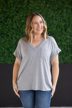 Load image into Gallery viewer, Sierra Pocket Short Sleeve Top in Grey
