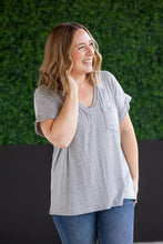 Load image into Gallery viewer, Sierra Pocket Short Sleeve Top in Grey
