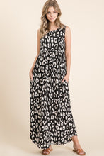 Load image into Gallery viewer, Leopard Maxi Dress with Pockets
