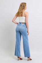 Load image into Gallery viewer, Judy Blue Wide Leg Jeans with Pockets
